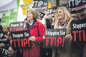 Yli 140.000 vastusti TTIP:n riitojenratkaisumenettelyn käyttöönottoa.